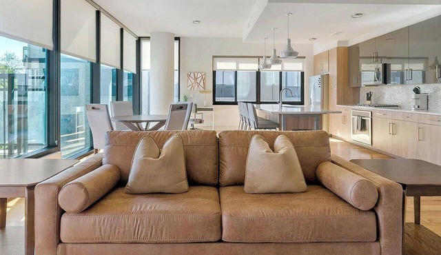 Landing | Beautiful 2BD, Pool, Tennis Court