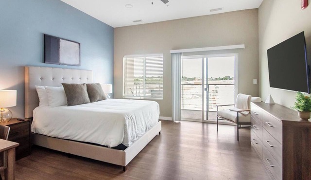 Landing | Beautiful Studio, Rooftop Lounge, Gym