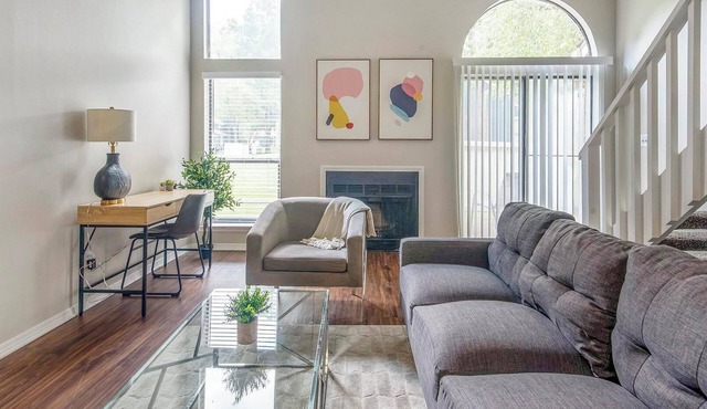 Landing | Chic 2BD, Gym, Clubhouse
