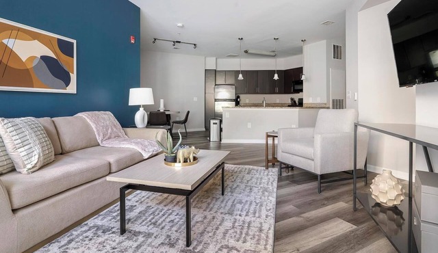 Landing | Chic 2BD, Gym, Game Room