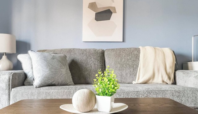 Landing | Modern 1BD, Clubhouse