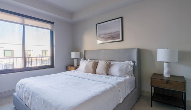 Landing | Modern 2BD, Tennis Court, Pool