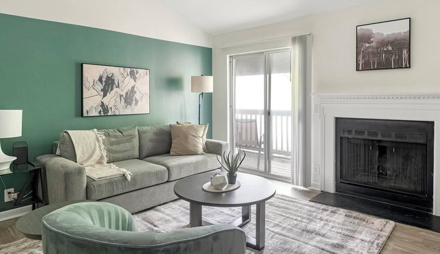 Landing | Spectacular 1BD, Gym, Courtyard