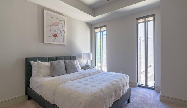 Landing | Spectacular 2BD, Gym, Tennis Court