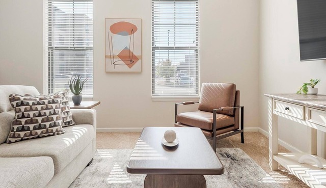 Landing | Stunning 2BD, Gym, Pool