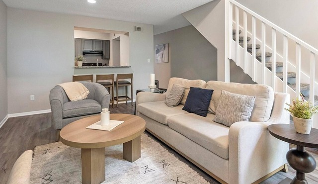 Landing | Stylish 2BD, Game Room, Pool