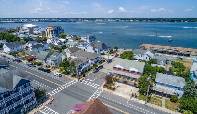 Large Townhouse B, Walk to the Beach and Boardwalk