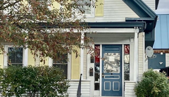 Lovely 2 bedroom apartment near Dartmouth college and DHMC