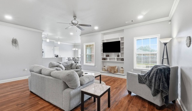 Lovely 4-bedroom house on a quite culdesac in charming Greenbrier