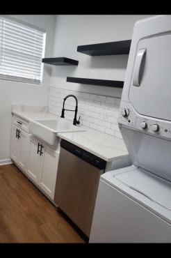 Luxurious~Big TV~Gated~Minutes from Beale & Hospitals