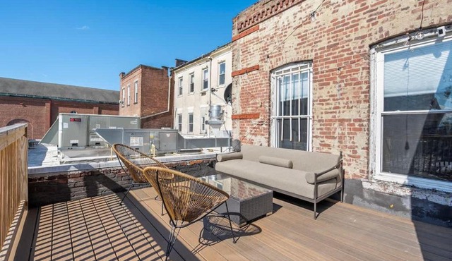 Luxury and Modern Apt with Patio only 10 Min to Times Square