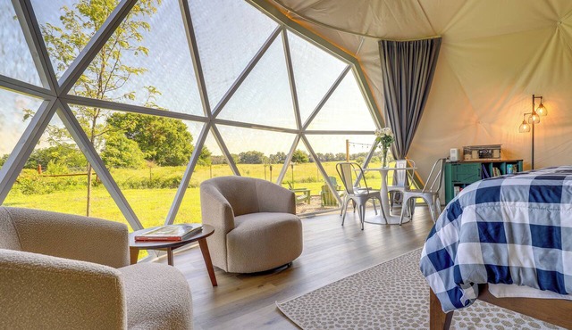 Luxury Glamping Dome w/Private Hot Tub in Butler