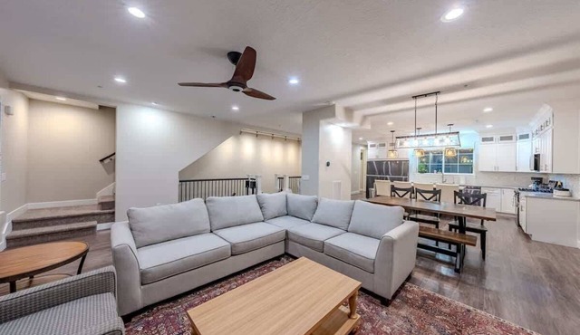 Luxury Townhome | Pet-Friendly | Game Room | Waffl