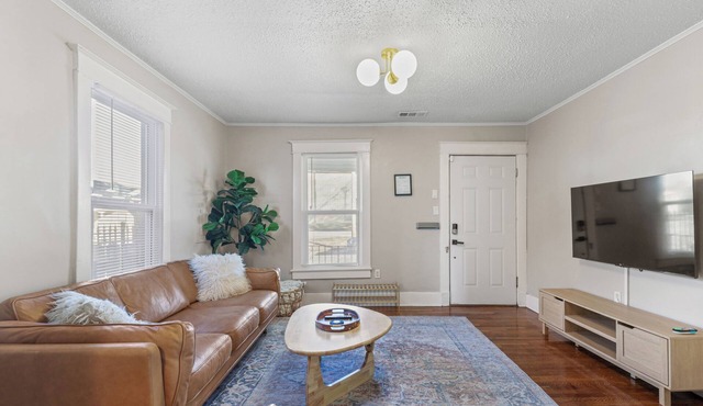 Midtown Memphis 3BR, Sleeps 6, Fire Pit, Huge Yard, Pet-Friendly