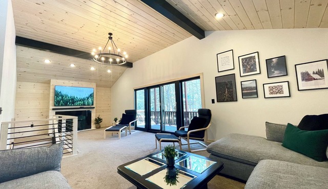 Modern Cottage between Stratton and Mount Snow