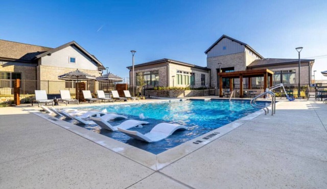 Modern&cozy, Washer/dryer, Pool,gym,workerfriendly