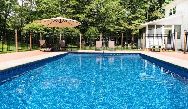 Modern Farmhouse w/Saltwater Pool, Game Room, Spa Baths - 5 Min to Woodstock
