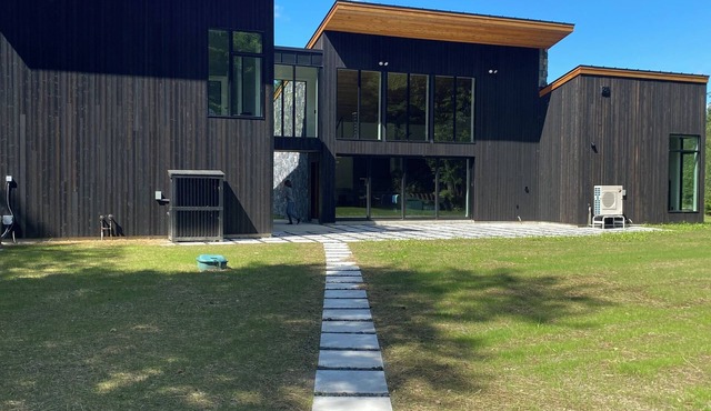 Modern ski retreat less than 5 minutes for jay peak - Pet Friendly