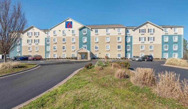 Motel 6 Suites Little Rock Southwest, AR
