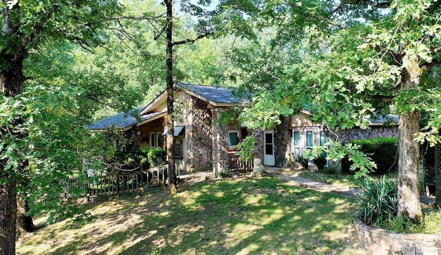 Mount Ida Family Getaway: Pet-Friendly Cabin with Game Room in Arkansas