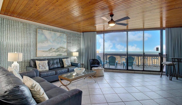 MP304 | 2BD Beachfront Paradise | Resort Pools