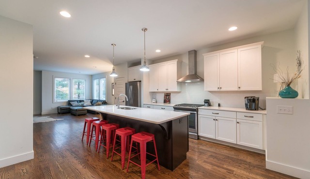 Music City Townhomes Unit C - Only 1.5 from downtown Nashville