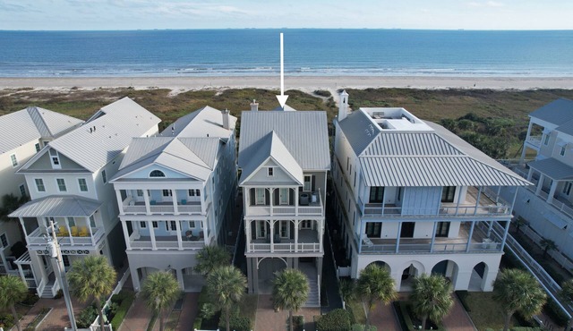 New Beachfront Listing - Heated Pool, Golf Cart, Elevator, Steps to Best Beach