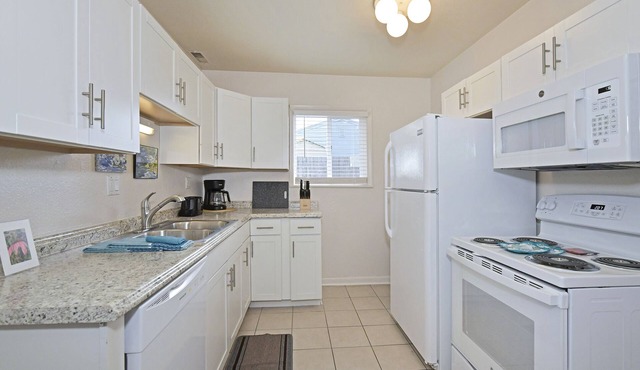 New Listing Updated, Comfortable Modern Mountain Living