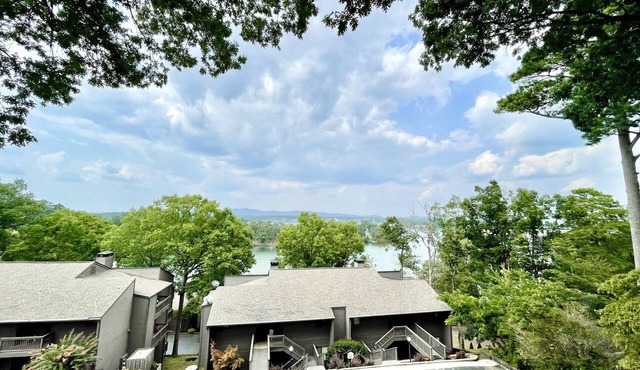 NEW Two Bedroom Lake Getaway! Serene and CLEAN!