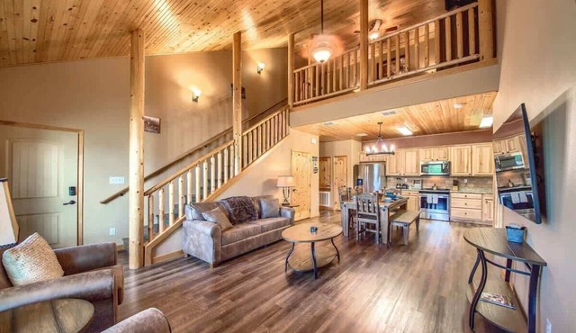 OM A6A8 Gruene Road Hideaway at Old Mills Resort