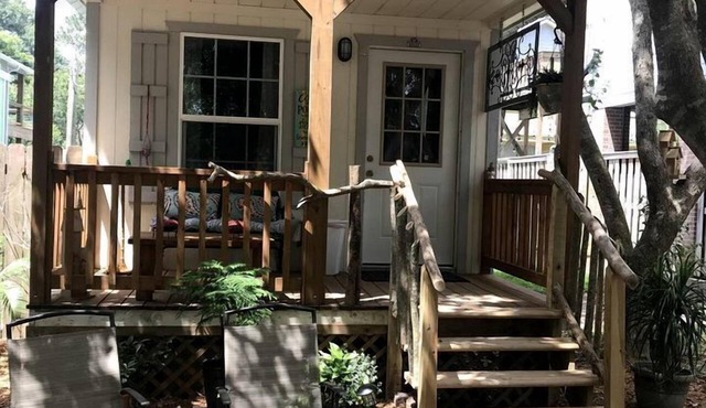 Peaceful Cottage Escape with Private Porch & Nature Views in Bacliff, Texas