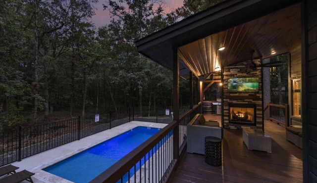 Perfect for Family Gatherings 4 King Suites Heated Pool & Fire Pit