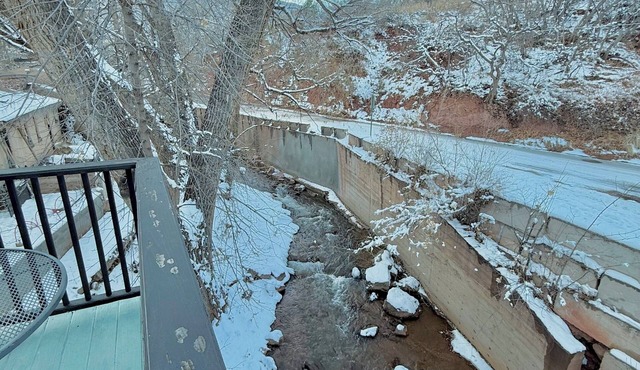 Pikes Peak Inn