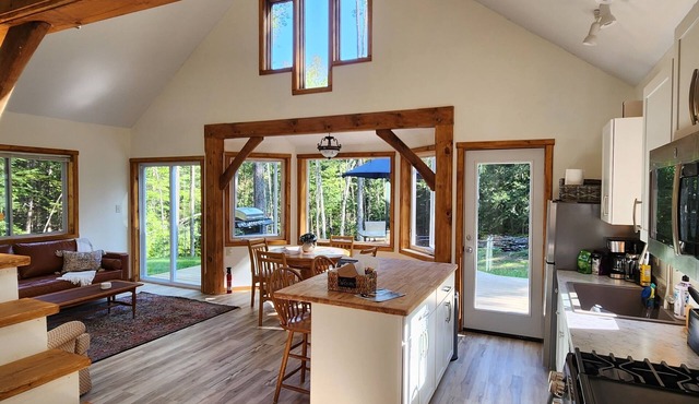Pristine Magical Retreat Cottage - 55% off monthly, 15% off weekly till June 20.