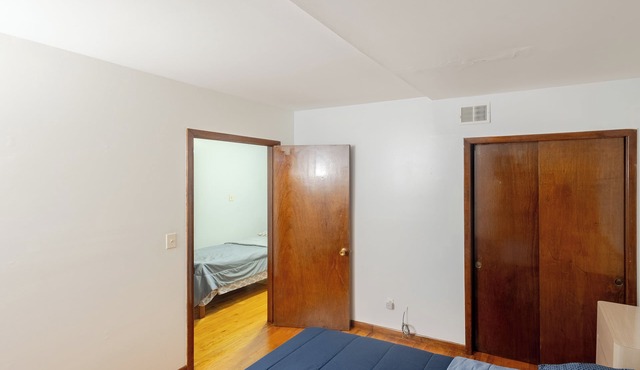 Private 1BR Apartment with Kitchen & Full Bath