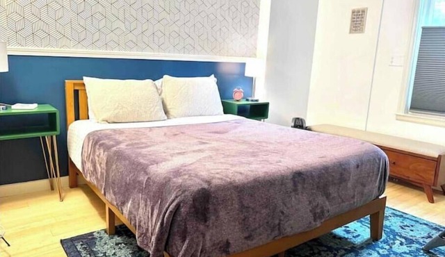 Private+Beautiful Downtown Pad- Near Church St