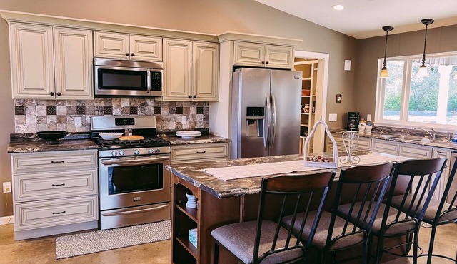 Private Country home near Greers Ferry Lake