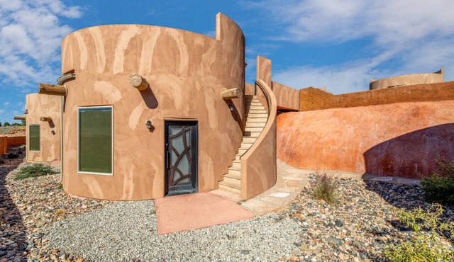 Private Pet Friendly Cliff Dwelling With King Bed
