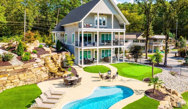 Relax Lane - Luxe Lakefront 6BR, Private Pool, Hot Tub, Boat Dock, Putting Green