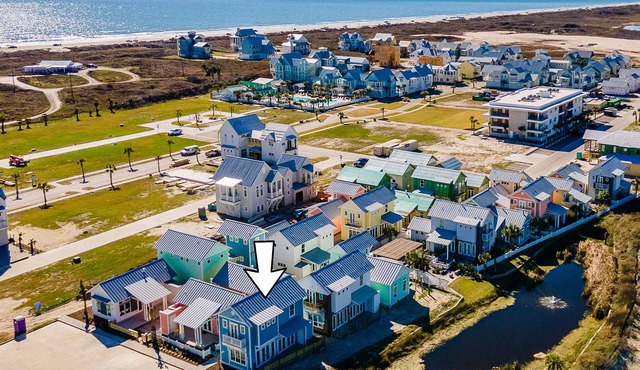 Resort Pools, Pet Friendly, Golf Cart Boardwalk to the Beach