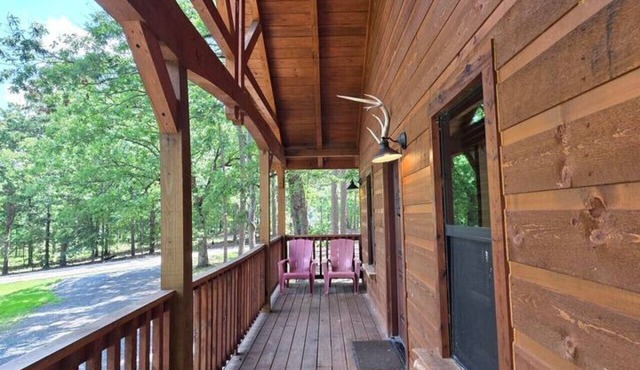 Ride your ATV 3 miles to WPG, Cozy Cabin, Slps 5