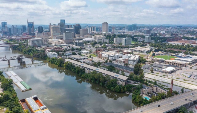 Riverfront Charm – A Scenic Downtown Stay for 6!