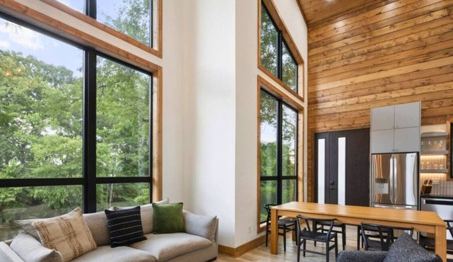 Riverfront Eagletown Retreat for Families, Groups