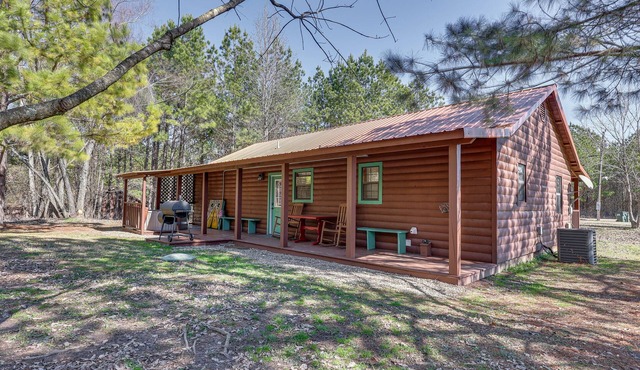 Riverfront Fishing Cabin | 3BR Sleeps 6 | Great Weekday Rates