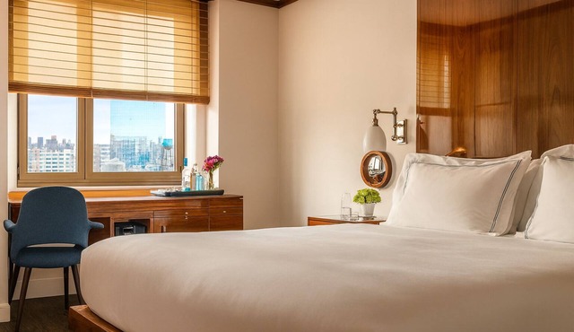 Room in NYC: Experience Gastronomic Delights at Trendy Hotel in Heart of SoHo
