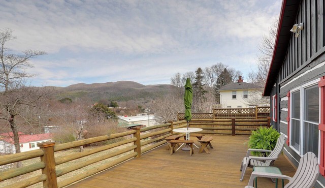 Scenic Hot Springs Retreat Near Appalachian Trail!