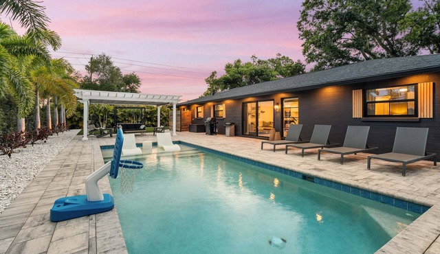 Sea Esta | Private Saltwater POOL + Putting Green!