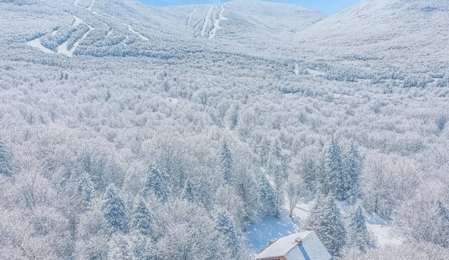 Ski Smuggler`s Notch or hike & adventure in the Green Mountains of Vermont