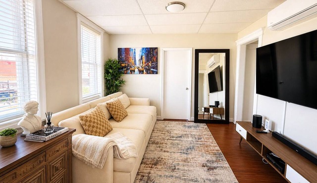 Sleeps 11 3BR Near Manhattan 20 Min to Times Square