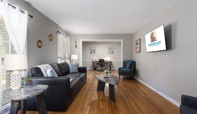 Sleeps 16 | Game Room + King Beds | Near Stadium